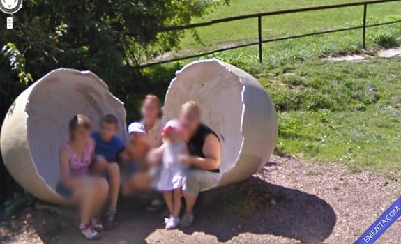 Google Street View: La familia de los huevos